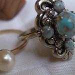 Accessoires – Gold, Leder & Perlen